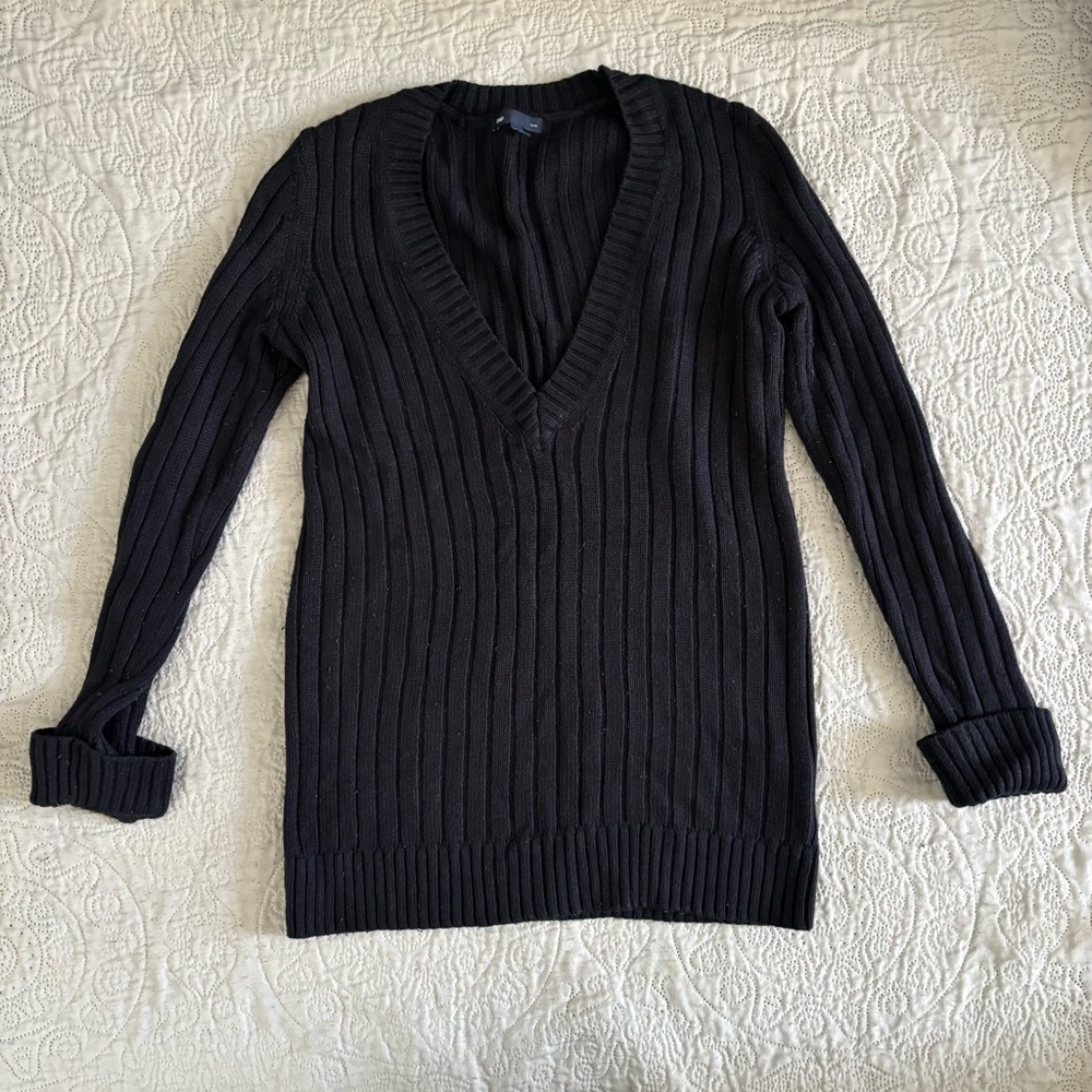 GAP Women's Navy Blue V-Neck Sweater